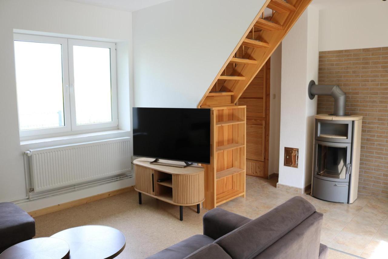 Kleines Haus Am Feld Villa Rehna ภายนอก รูปภาพ